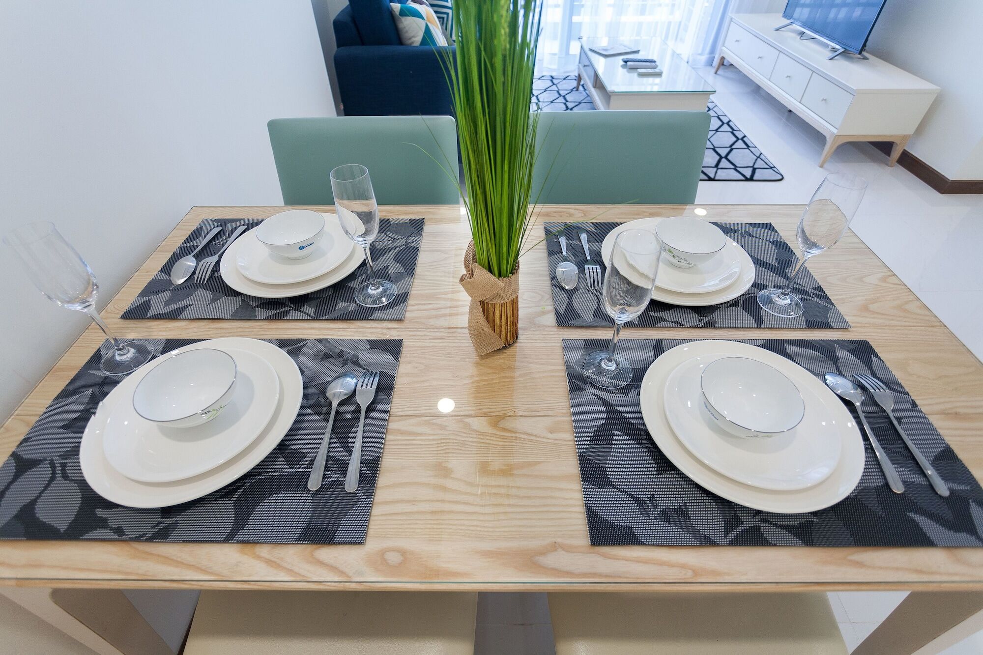 Luxury In Vinhomes Golden River * TP. Hồ Chí Minh