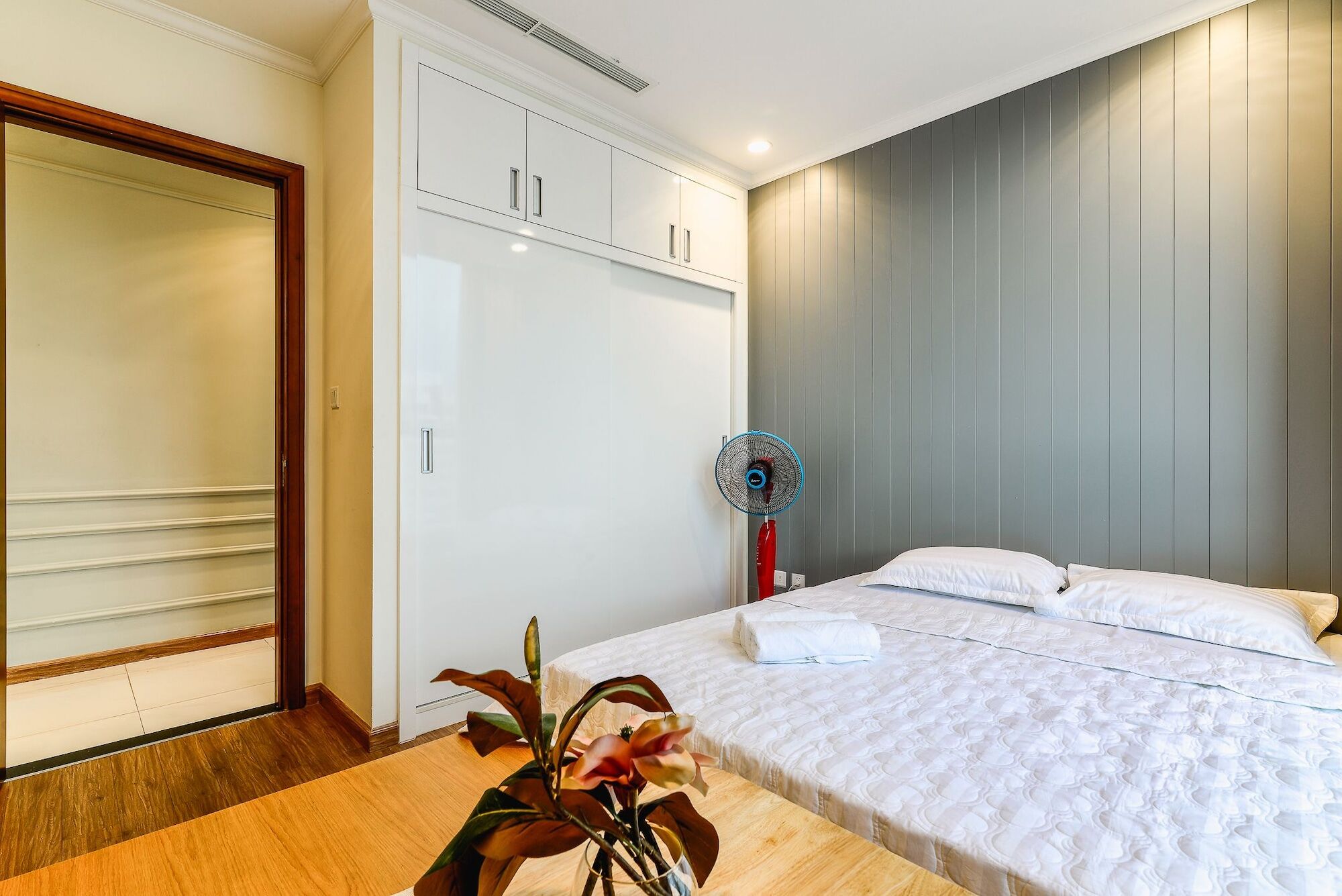 Luxury In Vinhomes Golden River Căn hộ