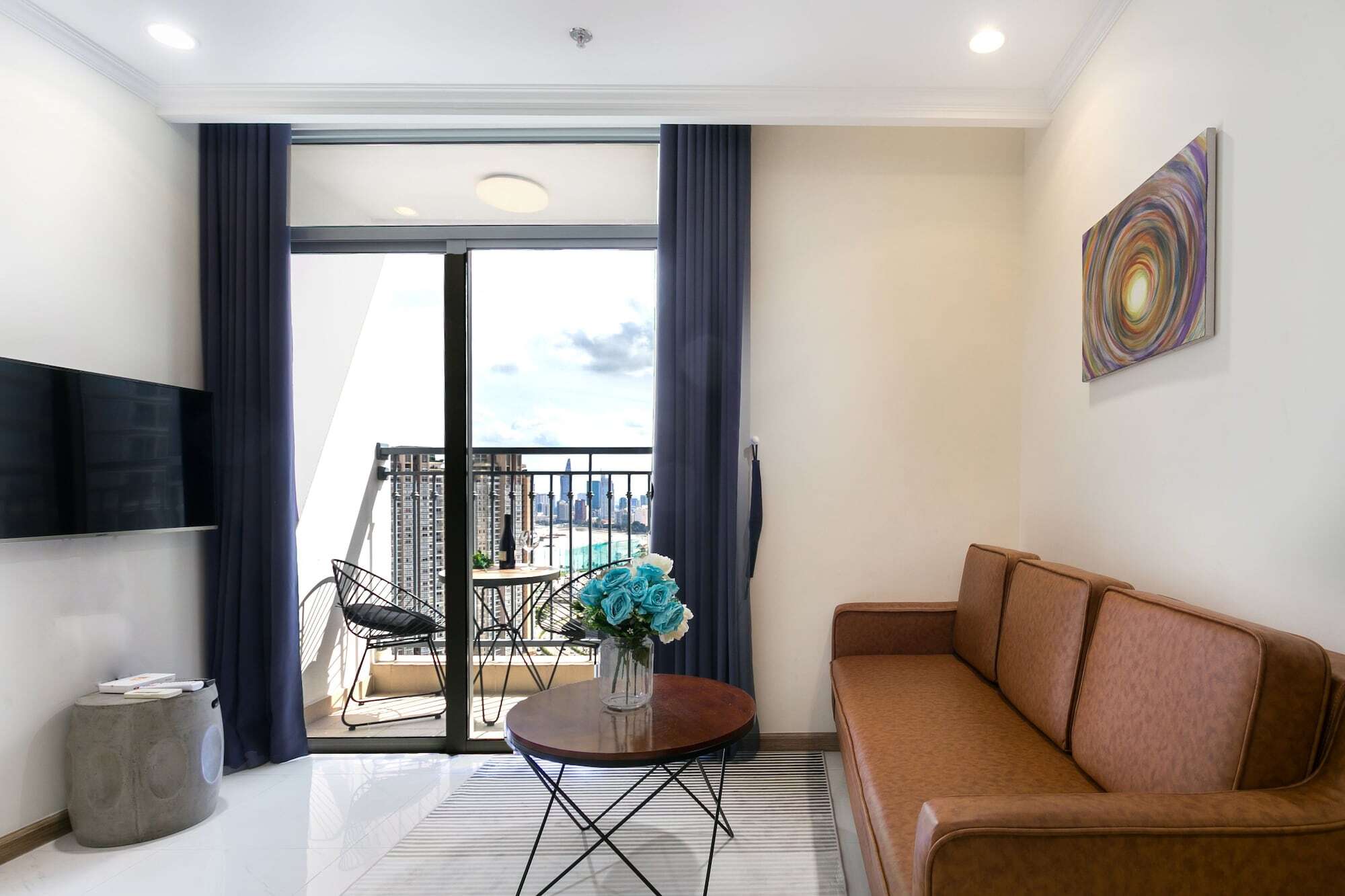 Luxury In Vinhomes Golden River Căn hộ