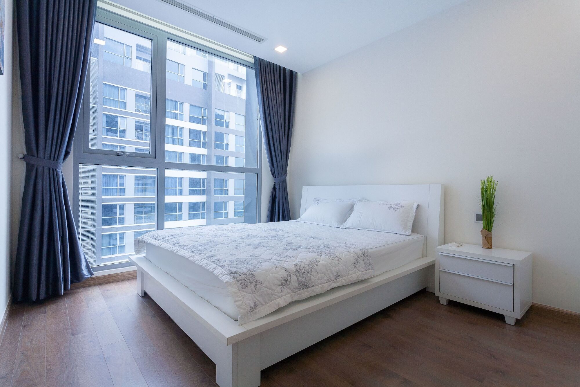 Luxury In Vinhomes Golden River Căn hộ TP. Hồ Chí Minh