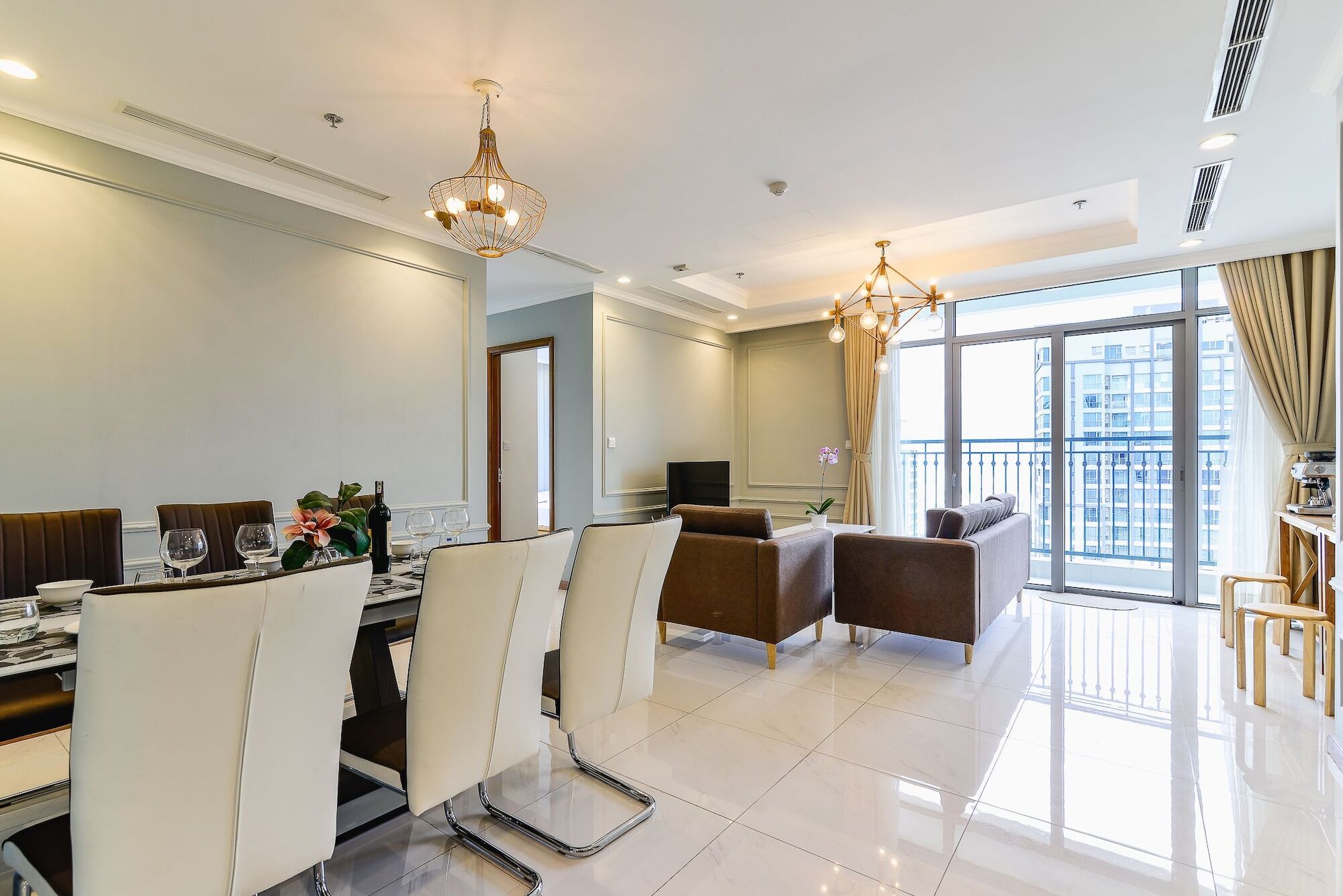 Luxury In Vinhomes Golden River Căn hộ *