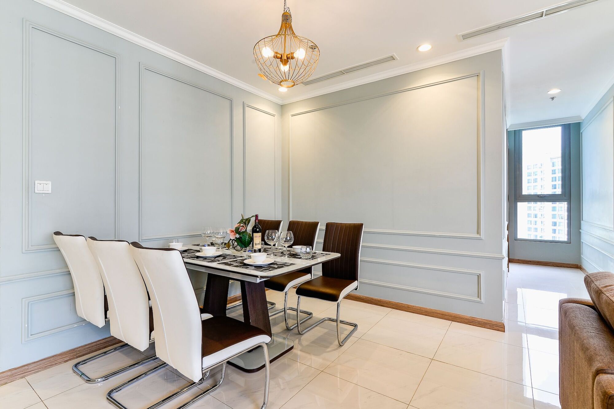 Luxury In Vinhomes Golden River * TP. Hồ Chí Minh
